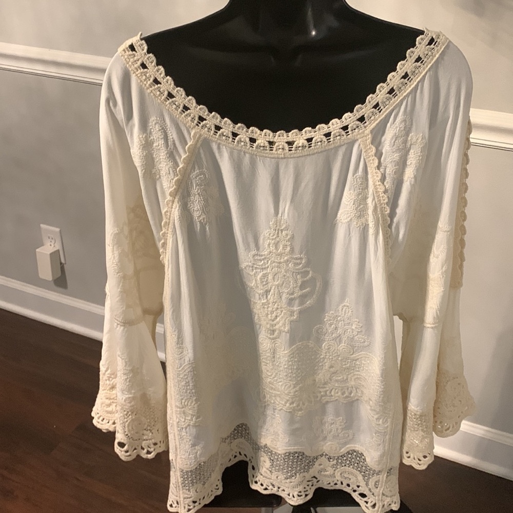 Democracy Boho Ivory Blouse with Lace Trim Size M NWT - Picture 5 of 10